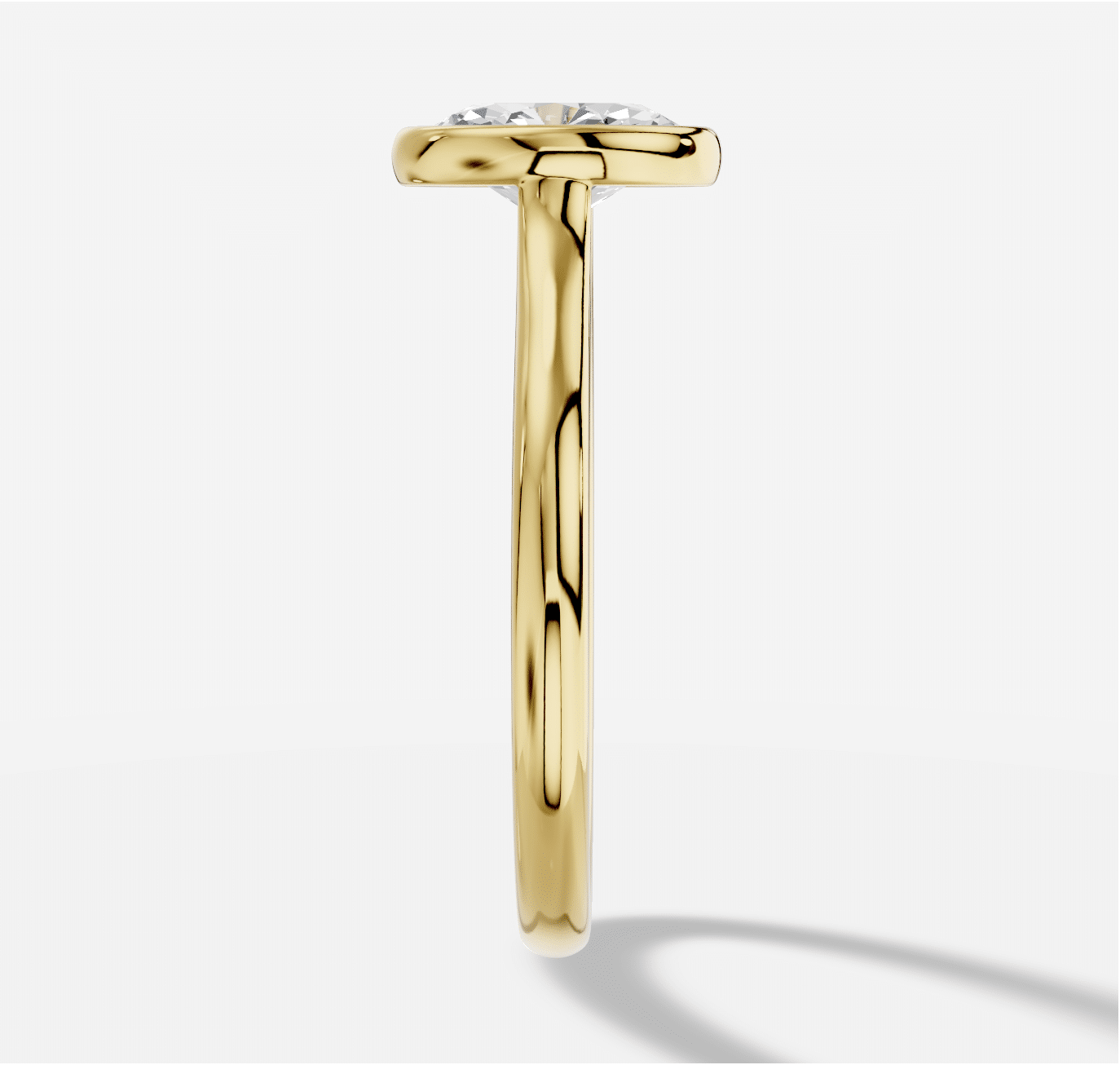 Oval Diamond Ring in 18K Yellow Gold - Image 2