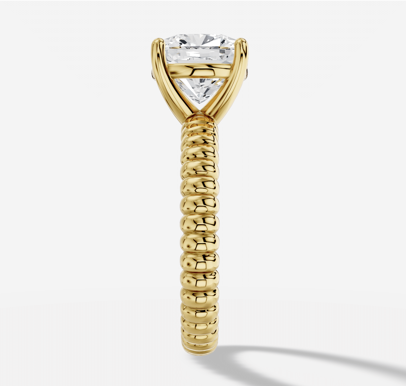 Cushion Diamond Ring in 18K Yellow Gold - Image 2