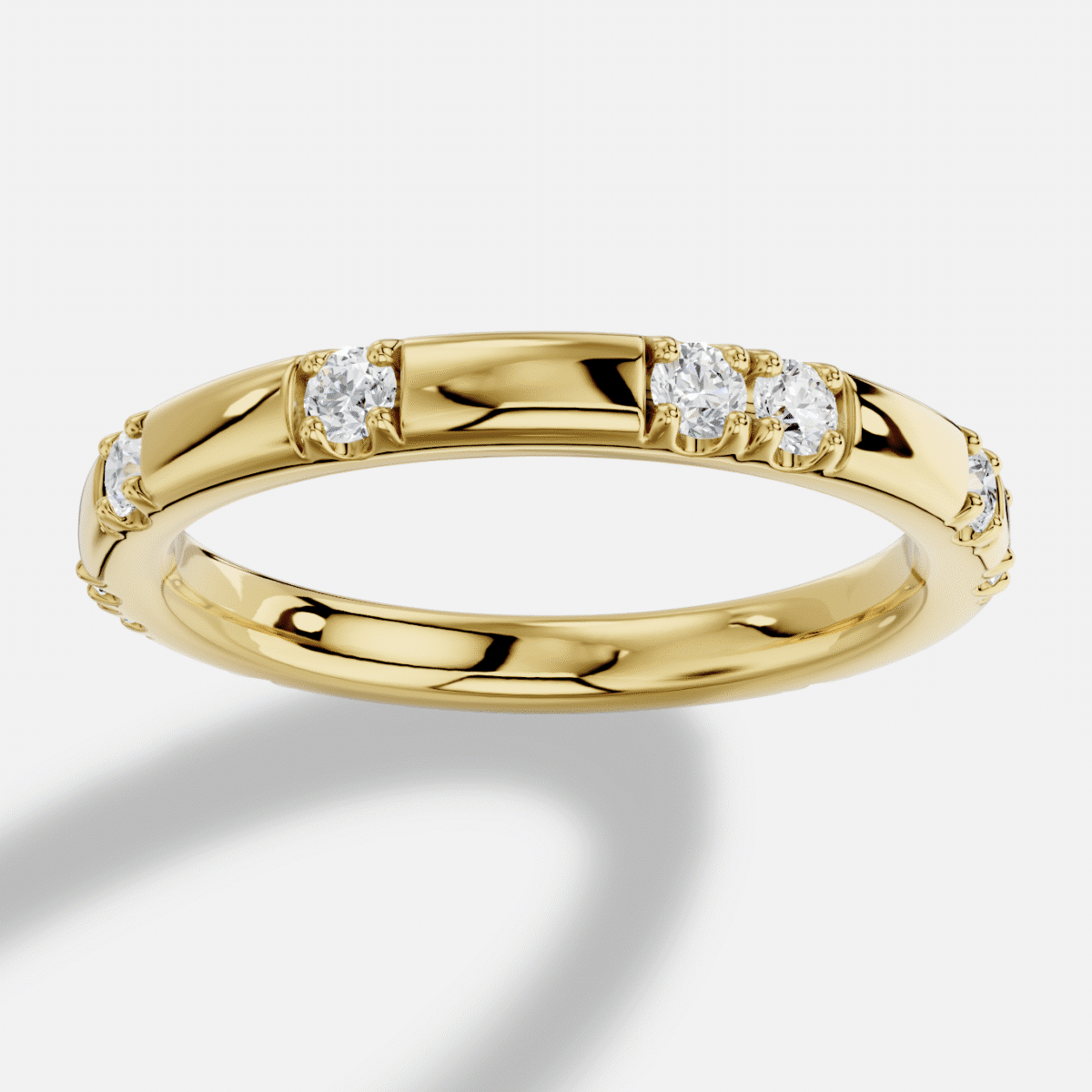 Round Diamond Ring in 18K Yellow Gold