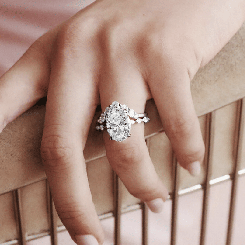 Oval Diamond Ring in 18K White Gold - Image 2